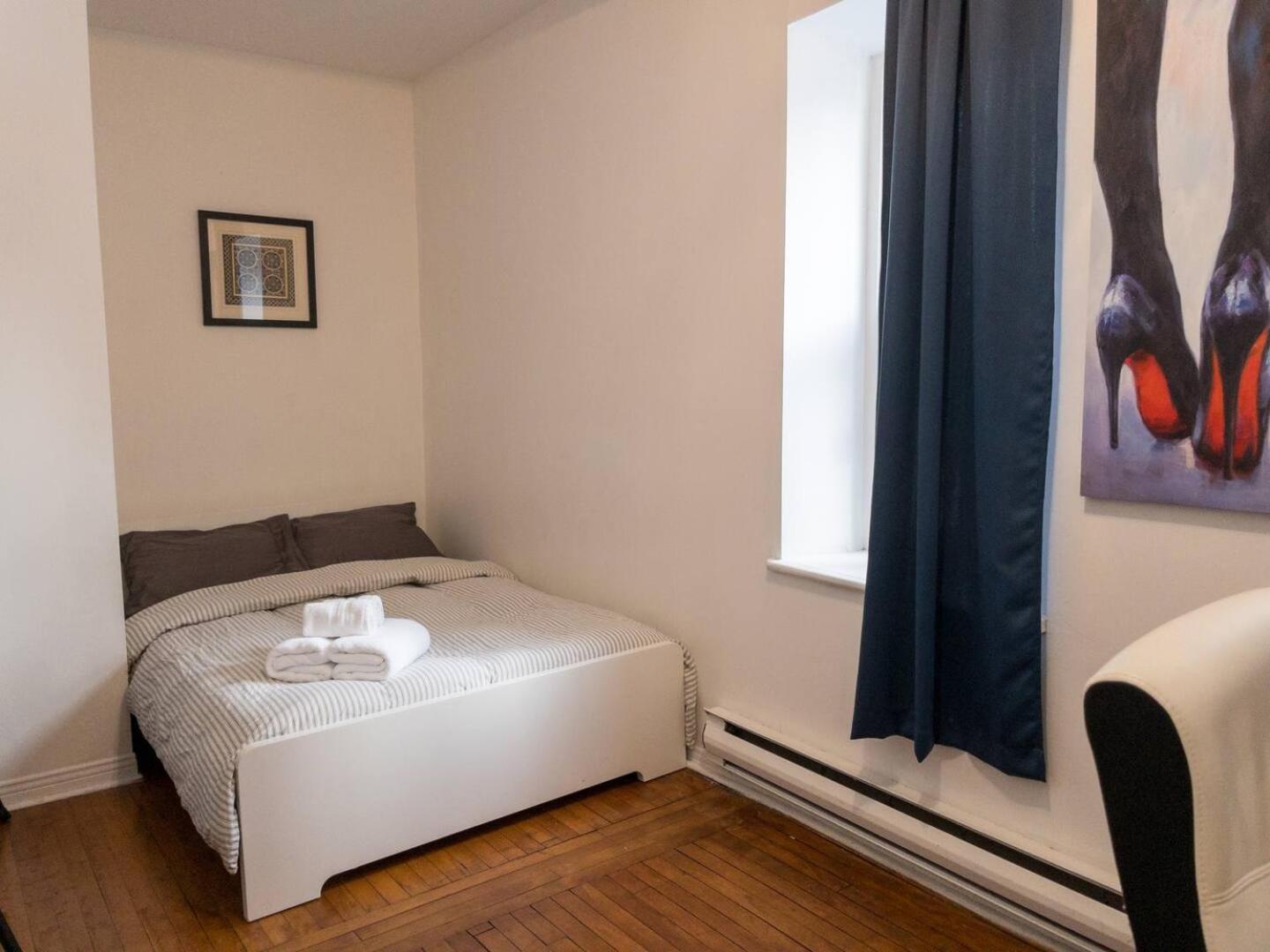 Perfect For Groups Big Livingroom 2 Backyard 3Br Монреал Екстериор снимка