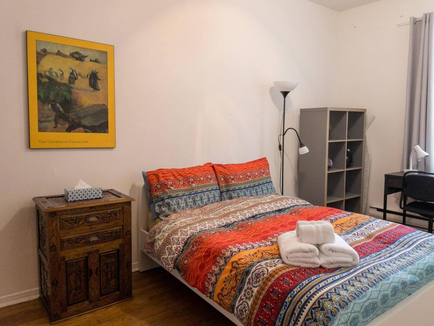 Perfect For Groups Big Livingroom 2 Backyard 3Br Монреал Екстериор снимка