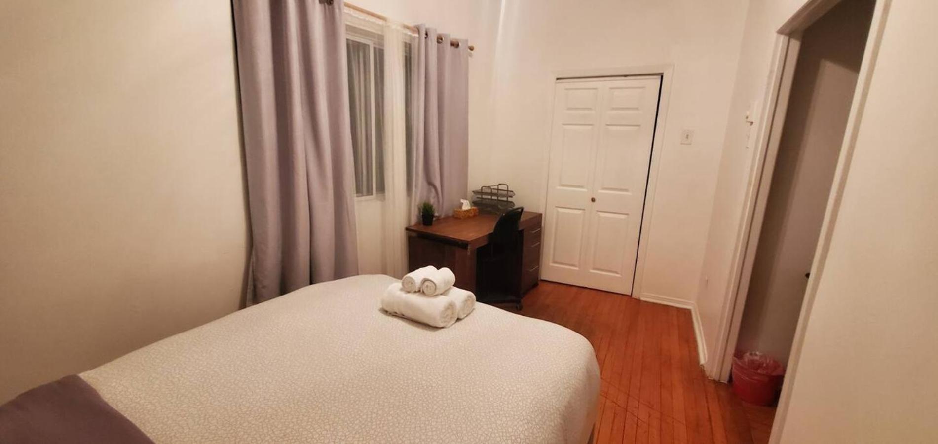 Perfect For Groups Big Livingroom 2 Backyard 3Br Монреал Екстериор снимка